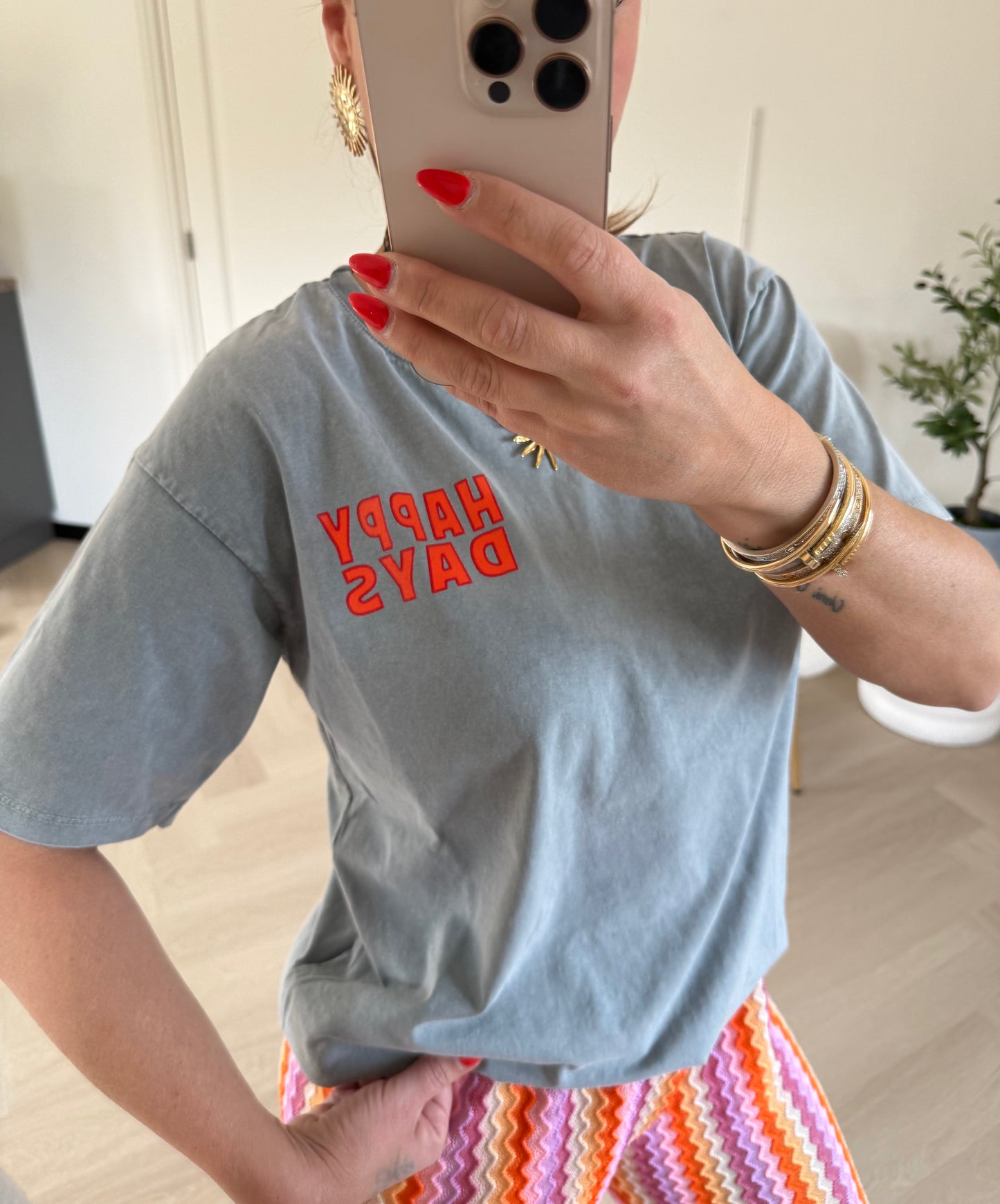 Happy days tee grey