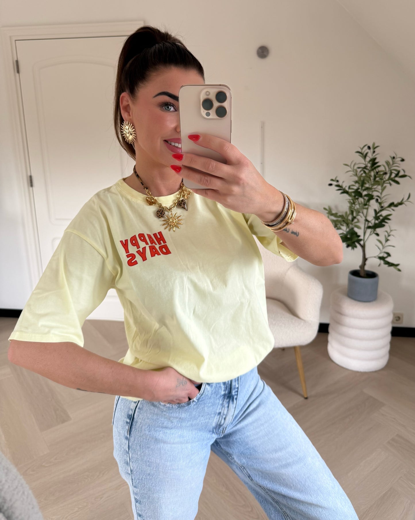 Happy days tee geel
