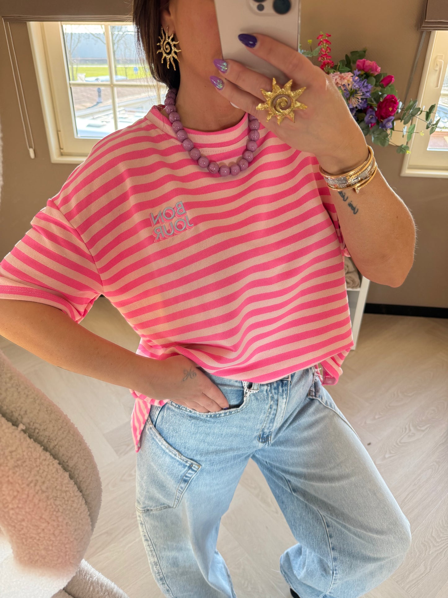 t shirt met bonjour patch roze